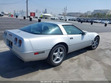 Chevrolet Corvette C4 1996 Chevrolet Corvette 1996 Chevrolet Corvette 2dr Cpe 5.7 Benzyna 300KM, zdjęcie 3