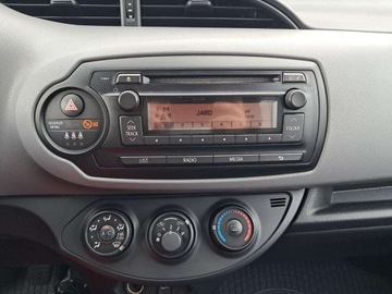 Toyota Yaris III Hatchback 5d Facelifting 1.4 D-4D 90KM 2015 Toyota Yaris Yaris 1.4 D-4D 90KM, salon Pl 1.4 Diesel 90KM, zdjęcie 17