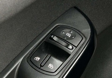 Opel Corsa E Hatchback 3d 1.4 Twinport 75KM 2019 Opel Corsa Color Edition, Tempomat, Tryb City, Multifunkcyjna kierownica, zdjęcie 17