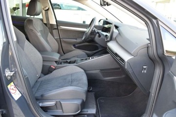 Volkswagen Golf VIII Variant 1.5 eTSI 150KM 2024 Volkswagen Golf SalonPL 1.5eTSI 150KM Variant DSG Pakiety ACC ALU17 Gwaran, zdjęcie 35