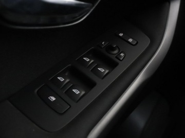 Volvo V40 II Cross Country 2.0 D2 DRIVE-E 120KM 2015 Volvo V40 klima auto czujniki parkowania, zdjęcie 31