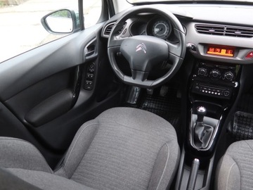 Citroen C3 II Hatchback facelifting 1.2 VTi 82KM 2015 Citroen C3 1.2 VTi, Klima, Tempomat, Parktronic, zdjęcie 6