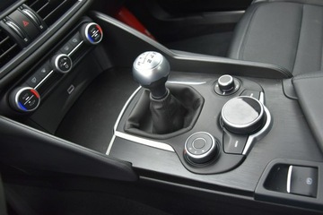 Alfa Romeo Giulia II 2018 Alfa Romeo Giulia 2.2d Manual 2018r. jak NOWA 31tk, zdjęcie 9