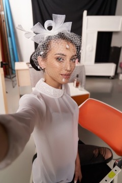 Головной убор Fascinator с вуалью и бантом