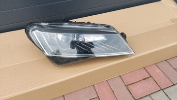LAMPA PRAWA PRAWY PRZÓD PRZEDNIA SKODA SUPERB III
