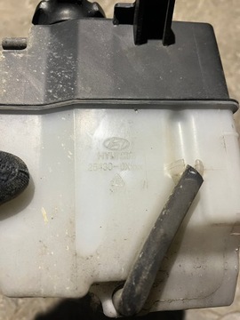 HYUNDAI I10 1.1 NÁDOBKA VYROVNÁVACÍ