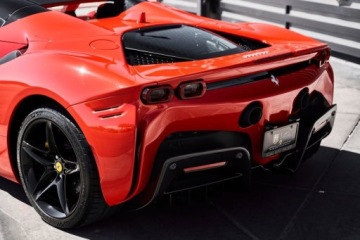 Ferrari 2025 Ferrari SF90 Spider Base 2025 4.0 Hybryda Plug-in 986KM, zdjęcie 1