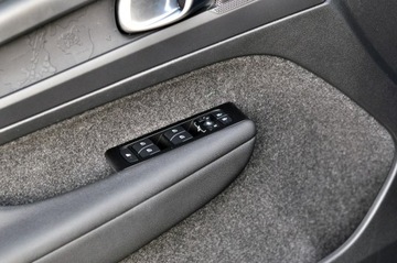 Volvo XC40 Crossover Facelifting 1.5 T2 129KM 2022 Volvo XC 40 1,5 Benzyna 130KM_T2_R Design_Full, zdjęcie 11