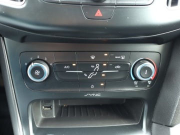 Ford Focus III Kombi Facelifting 1.6 TDCi 95KM 2015 Ford Focus 1.6 TDCi, Navi, Klima, Tempomat, zdjęcie 12