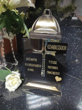 свеча, часовня, гравированная табличка, ваш текст