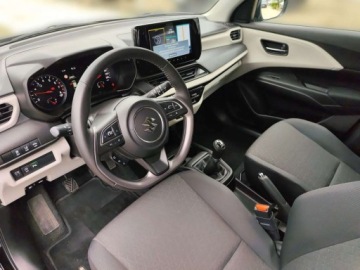 Suzuki Swift VI Hatchback Facelifting 1.2 DualJet SHVS 83KM 2024 Suzuki Swift Salon PL 1,2Benz Premium Plus 1.2 Benzyna 83KM, zdjęcie 8