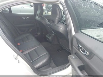 Volvo S60 III 2021 Volvo S60 2021 VOLVO S60 T5 MOMENTUM 2.0 Benzyna 250KM, zdjęcie 11