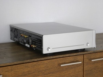 ONKYO BD-SP808 серебристый – прочный проигрыватель Blu-ray/DVD/CD