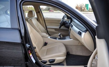 BMW Seria 3 E90-91-92-93 Limuzyna E90 320i 170KM 2008 BMW Seria 3 2,0 (170KM) Lift Skory Bezwypadkowy 2.0 Benzyna 170KM, zdjęcie 11