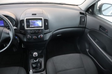 Hyundai i30 I Hatchback 1.4 109KM 2010 Hyundai i30 1.4 CVVT, Klima, zdjęcie 7