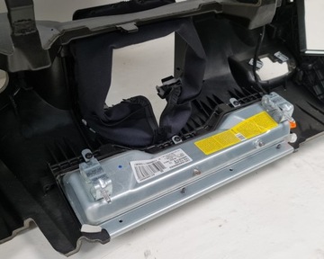 СИДЕНЬЯ С КОНСОЛИ ПРИБОРНОЙ ПАНЕЛИ MERCEDES W212