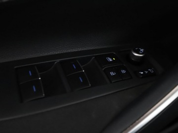 Toyota Corolla XII Hatchback 1.8 Hybrid 122KM 2020 Toyota Corolla automat navi kamera ACC LED, zdjęcie 35