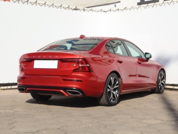 Volvo S60 II Sedan Facelifting 2.0 T4 DRIVE-E 190KM 2019 Volvo S60 T4, Salon Polska, Automat, VAT 23%, zdjęcie 4