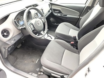Toyota Yaris III Hatchback 5d Facelifting 2017 1.5 Hybrid 100KM 2018 TOYOTA YARIS HYBRYDA, zdjęcie 12