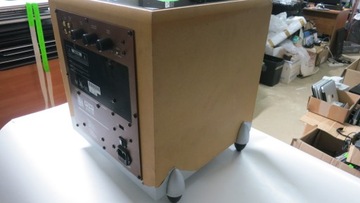 KEF PSW 2010 Активный сабвуфер мощностью 250 Вт
