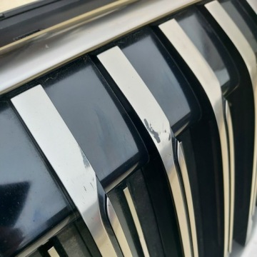РОЛИКОВАЯ ЗАГЛУШКА РЕШЕТКИ ВОЗДУХОЗАБОРНИКА BMW 7 G11 G12 LCI
