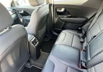 Kia Niro I Crossover 1.6 GDi Hybrid 141KM 2018 Kia Niro 1.6 Hybryda Nawigacja Klimatyzacja Sensor 1.6 Hybryda 141KM, zdjęcie 15