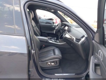 BMW X5 G05 2021 BMW X5 M50I 2021 4.4l 4.4 Benzyna 523KM, zdjęcie 9