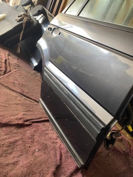 DVEŘE PRAVÝ ZADNÍ RANGE ROVER P38 94-02.