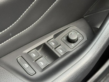 Volkswagen Passat B8 Alltrack Facelifting 2.0 TDI SCR 200KM 2021 Volkswagen Passat Variant 2.0 TDI 200KM 4x4 DSG, zdjęcie 20