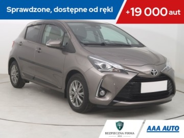 Toyota Yaris III Hatchback 5d Facelifting 2017 1.5 Dual VVT-iE 111KM 2017 Toyota Yaris 1.5 Dual VVT-i, Salon Polska, Navi