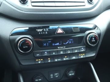 Hyundai Tucson III SUV 1.7 CRDI 115KM 2015 Hyundai Tucson 1.7 CRDi, Salon Polska, Klima, zdjęcie 12