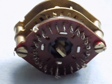 1-СЛОЙНЫЕ СЕКЦИОННЫЕ ВЫКЛЮЧАТЕЛИ - 24 ОТВОДА