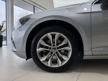 Volkswagen Passat B8 Variant Facelifting 2.0 TDI SCR 150KM 2020 Volkswagen Passat EVO Business Kamera cofania Asystent parkowania ACC, zdjęcie 17
