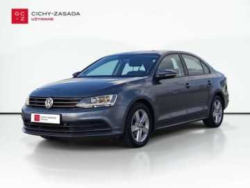 Volkswagen Jetta VI Sedan Facelifting 1.4 TSI 125KM 2017 Volkswagen Jetta Climatronic 2-strefowy Tempomat Czujniki parkowania Bluet
