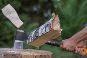 Колун для колки дров x17 M FISKARS средний чехол 60см