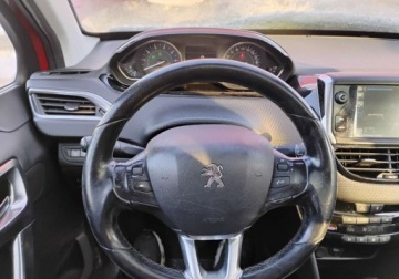 Peugeot 2008 I SUV Facelifting 1.2 PureTech 110KM 2017 Peugeot 2008 2017r, SALON POLSKA, 1.2 Benzyna. Lekko uszkodzony przod. Jez, zdjęcie 11