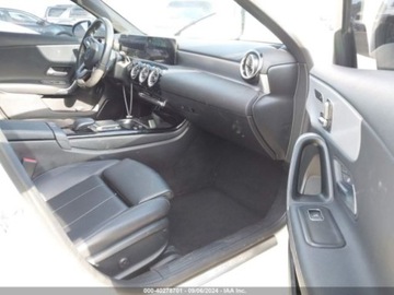 Mercedes Klasa A W177/V177 2022 Mercedes-Benz Klasa A 2022 Mercedes-Benz A-Class A 220 Sedan 2.0 Benzyna, zdjęcie 4