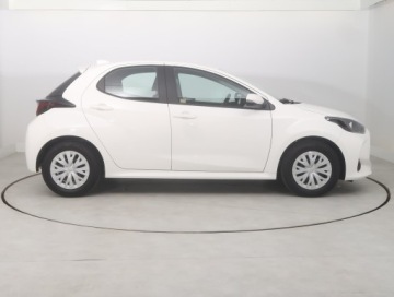 Toyota Yaris IV Hatchback 1.0 VVT-i 72KM 2022 Toyota Yaris 1.0 VVT-i, Salon Polska, zdjęcie 5