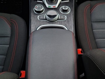 Alfa Romeo Stelvio SUV Facelifting 2.0 Turbo 200KM 2021 Alfa Romeo Stelvio Stelvio 2.0 Turbo Q4 aut 200KM/, zdjęcie 19