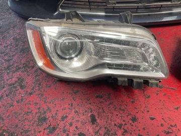 LANCIA THEMA 2013 PŘEDNÍ STRANA PRAVÁ SVĚTLO