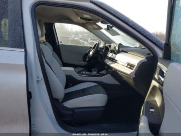 Mitsubishi Outlander IV 2025 Mitsubishi Outlander SE 2.5 S-Awc 2025 2.5 Benzyna 181KM, zdjęcie 9