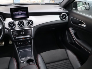 Mercedes GLA I Off-Roader Facelifting 1.6 200 156KM 2018 Mercedes GLA GLA 200, Salon Polska, Serwis ASO, zdjęcie 7