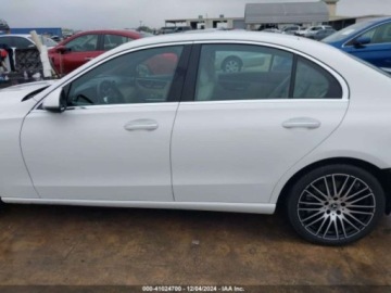 Mercedes Klasa C W206 2023 Mercedes-Benz Klasa C 300, 2023r., 4x4, 2.0L 2.0 Benzyna 255KM, zdjęcie 7