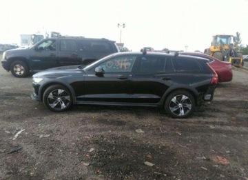 Volvo 2020 Volvo V60 Cross Country 2020, 2.0L, 4x4, T5, od ubezpieczalni 2.0 Benzyna, zdjęcie 3