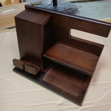 Многофункциональная деревянная зарядная станция для телефона.