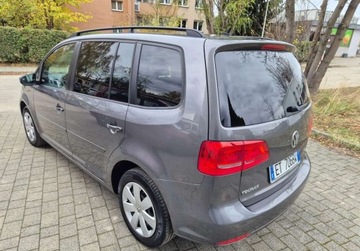Volkswagen Touran II 1.6 TDI 105KM 2012 Volkswagen Touran 1.6 TDI 7 FOTELI Zero Rdzy Bardzo zadbany 1.6 Diesel, zdjęcie 7
