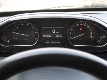 Peugeot 2008 I SUV Facelifting 1.2 PureTech 110KM 2016 Peugeot 2008 1.2 PureTech, Klima, Tempomat, zdjęcie 10