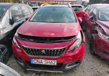 Peugeot 2008 I SUV Facelifting 1.2 PureTech 110KM 2017 Peugeot 2008 2017r, SALON POLSKA, 1.2 Benzyna. Lekko uszkodzony przod. Jez