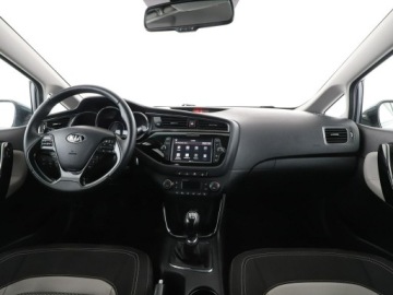 Kia Ceed II Kombi Facelifting 1.6 GDI 135KM 2017 Kia Cee'd Dream-Team navi kamera grzane fotele, zdjęcie 14