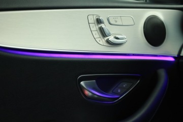 Mercedes Klasa E W213 Kombi Plug-in Facelifting 2.0 E300de 306KM 2021 Mercedes E E 300 de 4MATIC, 301 KM, 4X4, Automat, zdjęcie 23